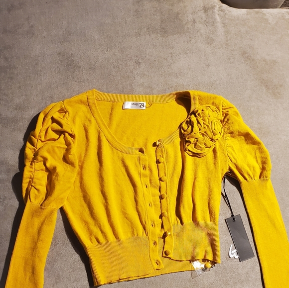 Mak B mustard cropped sweater - Picture 2 of 8